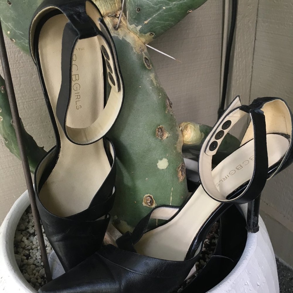 Max Azaria/BCBGirls size 5.5 stilettos, black.